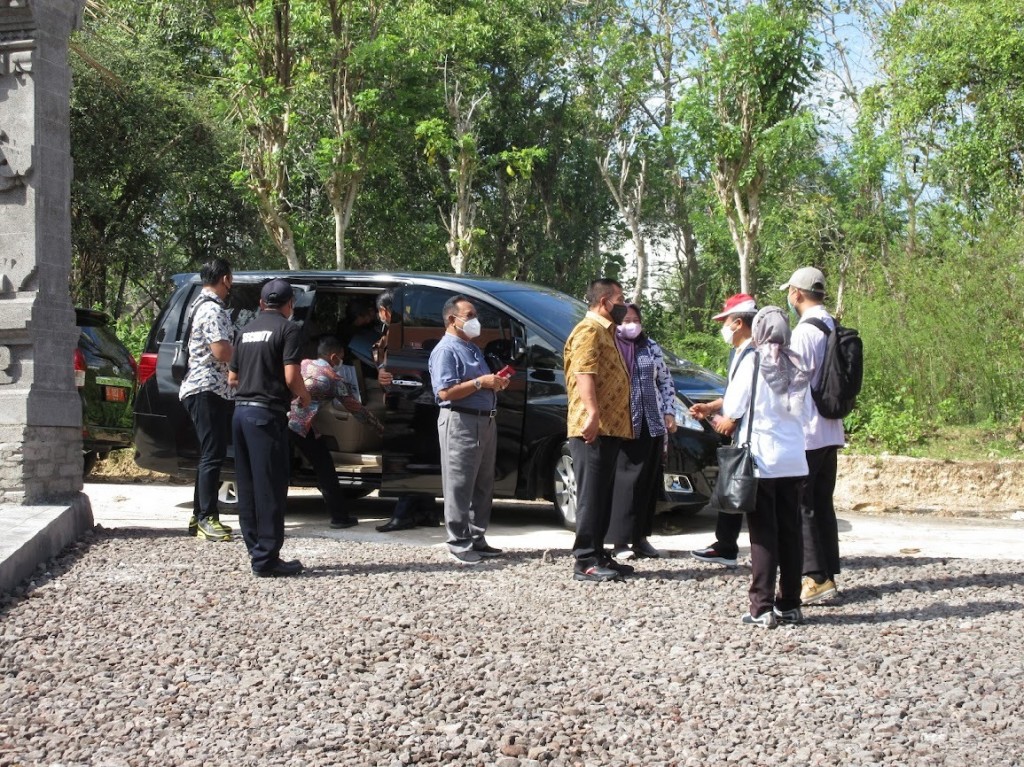 Kunjungan Walikota Cirebon (Drs. Nasrudin Azis, S.H.) di TPST Samtaku, Jimbaran
