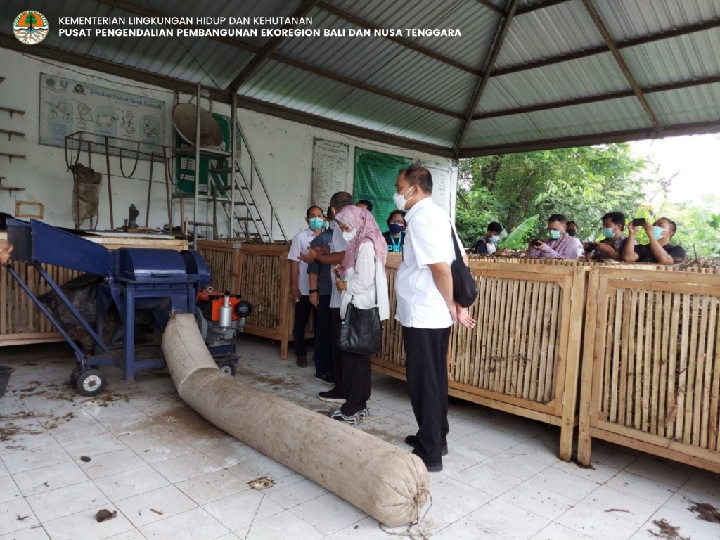 Peta Jalan Pengurangan Sampah oleh Produsen di TPST 3R Kesiman Kertalangu, Bali Pet, dan Eco Bali